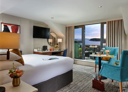 Westport Coast Hotel, Room