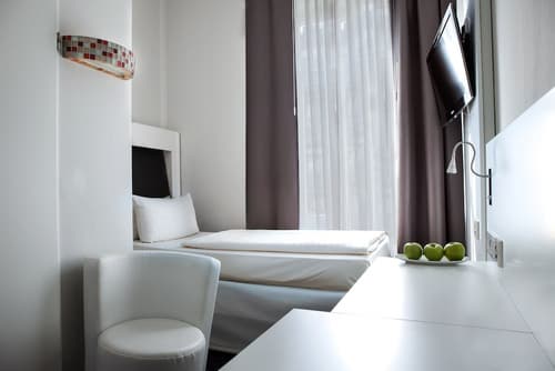 Grand Hotel Downtown, Room