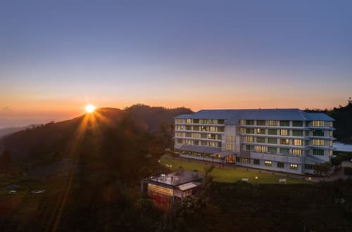 Heritance Tea Factory, Front of property