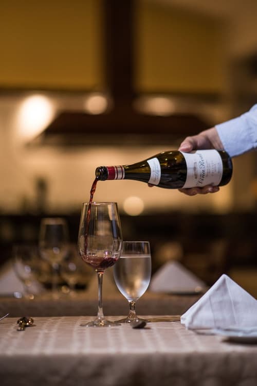 Hotel Lomas del Volcán, Food and drink