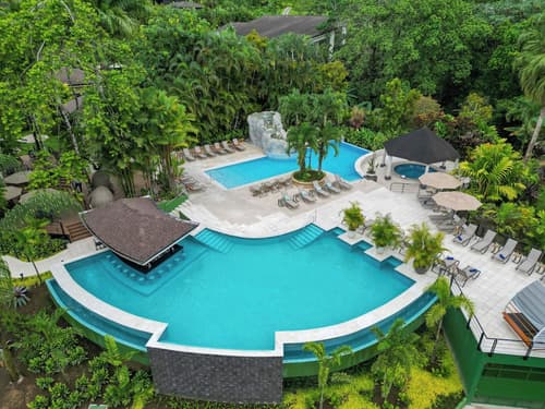 Hotel Lomas del Volcán, Pool