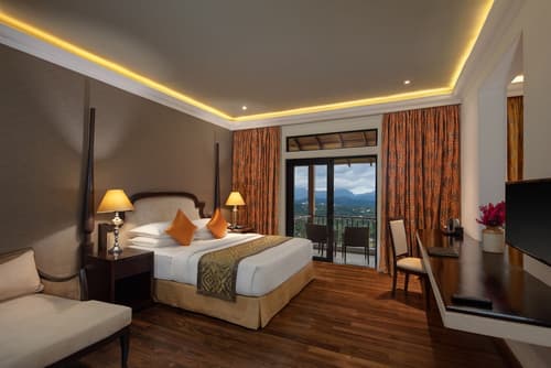 Earl's Regency, Room