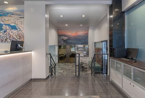 Piraeus City Hotel, Reception