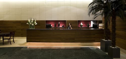 Catalonia Ramblas, Reception