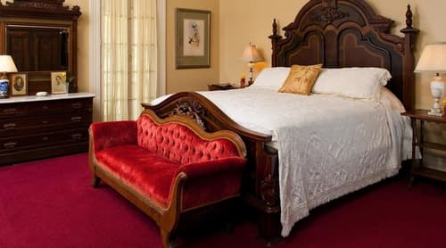 Devereaux Shields House, Room