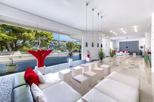 Hotel Uvala, Reception