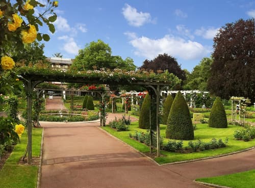 Séjours & Affaires Clermont-Ferrand Park Republique, Garden