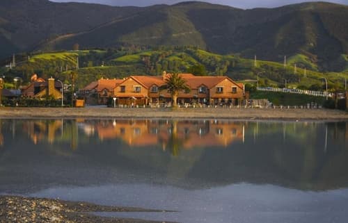 Grand Arden Monaco Nelson, Front of property