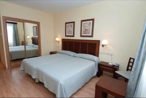 Hotel Santiago de León, Room