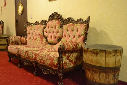 Monte Kristo Hotel, Lobby sitting area