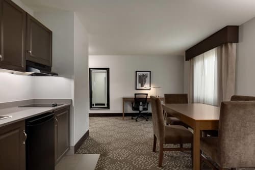 La Quinta Inn & Suites by Wyndham Fairbanks Airport, Room