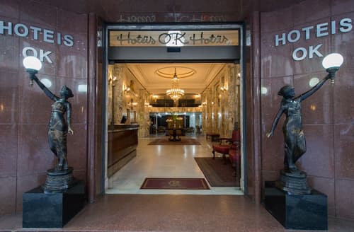 Hotel OK, Interior entrance