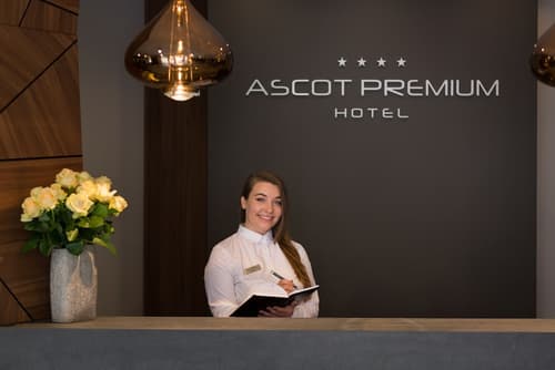 Hotel Ascot Premium, Reception