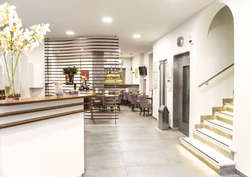 Pan Hotel, Reception