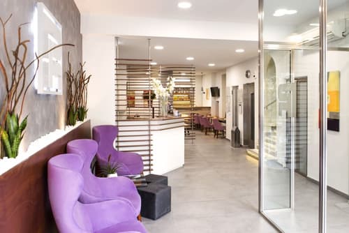 Pan Hotel, Primary image