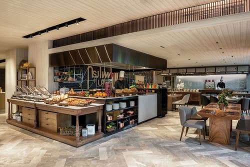 DoubleTree by Hilton Bangkok Ploenchit, Breakfast area