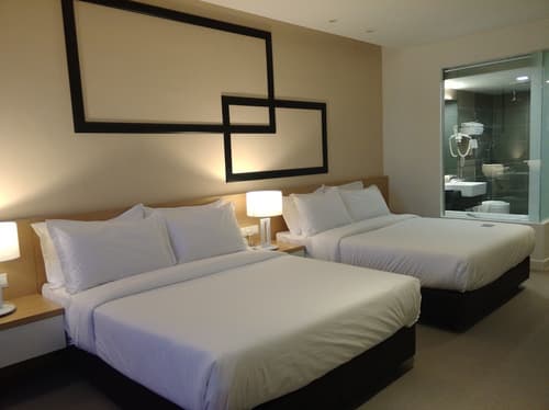 Hotel Excelsior, Room