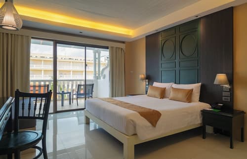 The Old Phuket - Karon Beach Resort, Room