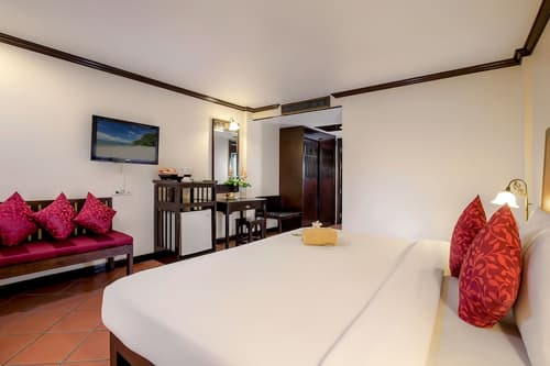 The Front Village, Room