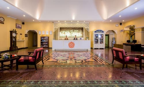 The Front Village, Lobby