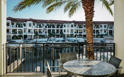 Naples Bay Resort & Marina, Terrace/patio