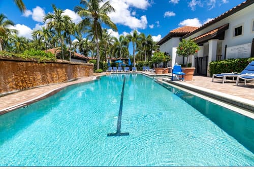 Naples Bay Resort & Marina, Outdoor pool