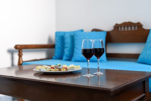 Alesahne Beach, Living area