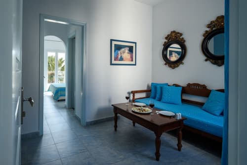 Alesahne Beach, Room