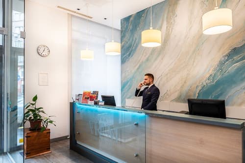 Atrium Fashion Hotel, Reception