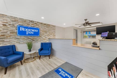 Rodeway Inn Lyons - La Grange, Lobby