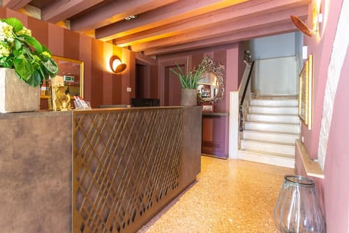 Hotel Tiziano, Concierge desk