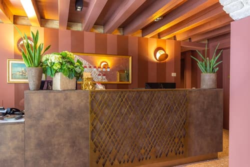 Hotel Tiziano, Concierge desk