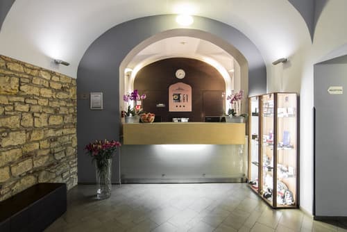 Hotel Pav, Concierge desk