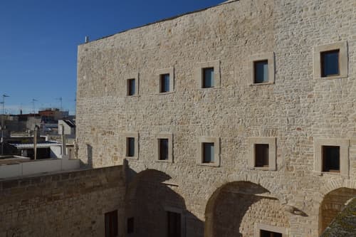 S. Martin Hotel, Front of property