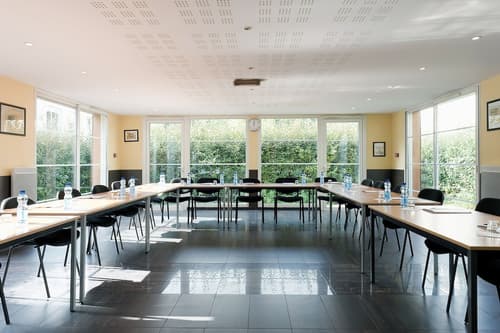 Residhotel les Hauts d'Andilly, Business center