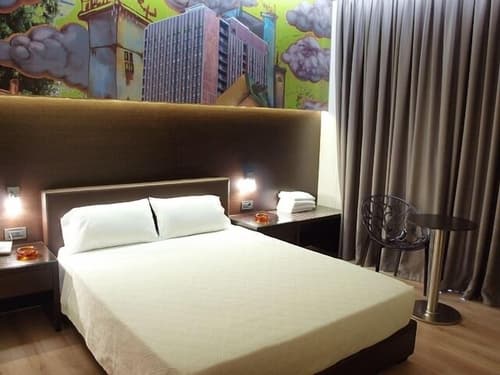 Athens City Hotel, Room