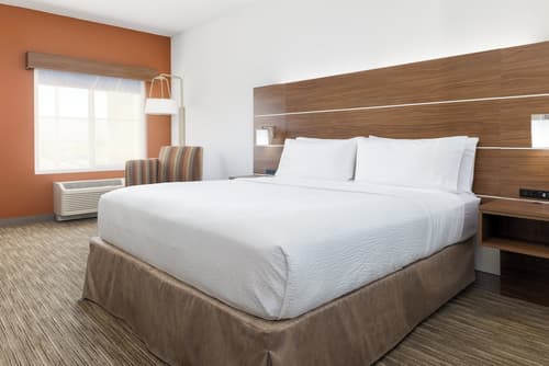 Holiday Inn Express & Suites Las Vegas SW - Spring Valley by IHG, Room