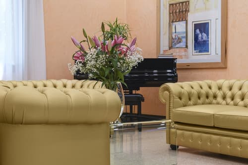 Central Park Hotel Modena, Lobby sitting area