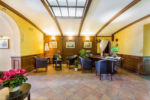 La Vecchia Fonte, Lobby