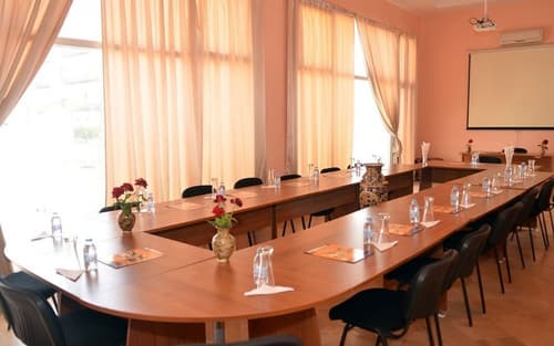 Intouriste Hôtel & Suites, Meeting facility