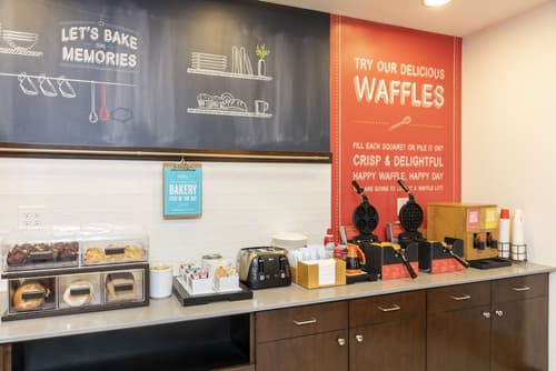 Hampton Inn & Suites Fort Myers - Colonial Blvd, Breakfast area
