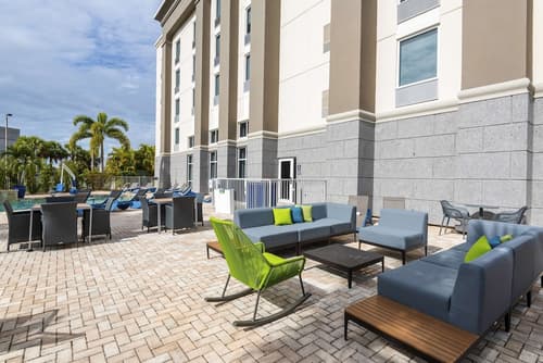 Hampton Inn & Suites Fort Myers - Colonial Blvd, Terrace/patio