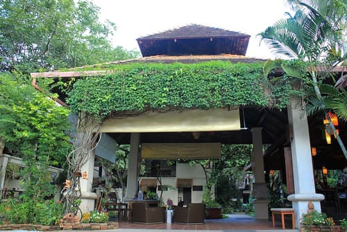 Lanna Dusita Riverside Boutique Resort, Interior entrance
