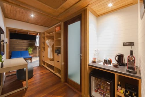 Vilamendhoo Island Resort & Spa, Room