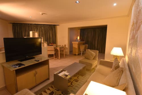 Diani Reef Beach Resort & Spa - Your Beachfront Bliss Awaits, Room