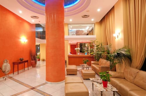 Alexandra Hotel, Lobby lounge