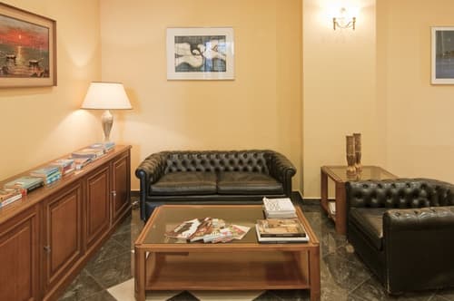 Alexandra Hotel, Lobby lounge