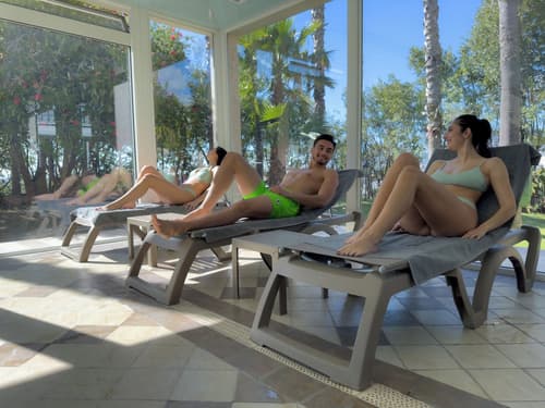 Hôtel Spa Restaurant l'Ostella, Pool