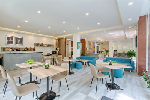 Aurora Riverside Hotel and Spa, Lobby sitting area