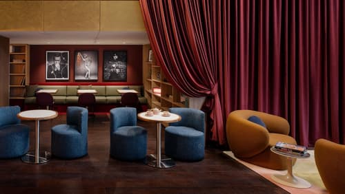 Hotel Indigo Sydney Potts Point by IHG, Lobby sitting area